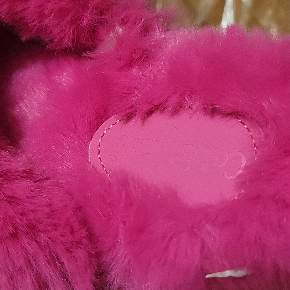 Cat & Jack Fuzzy Pink Slippers with Red Bow Size L (4/5) - Picture 6 of 9